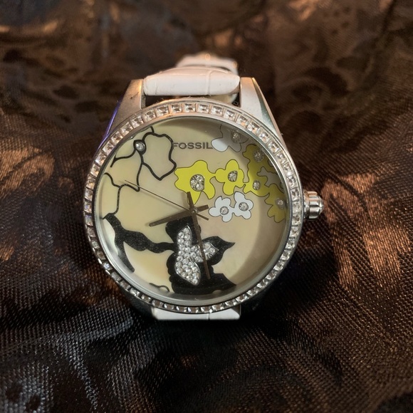 Fossil Ladies Watch Crystal Accents Bezel White - Picture 2 of 4